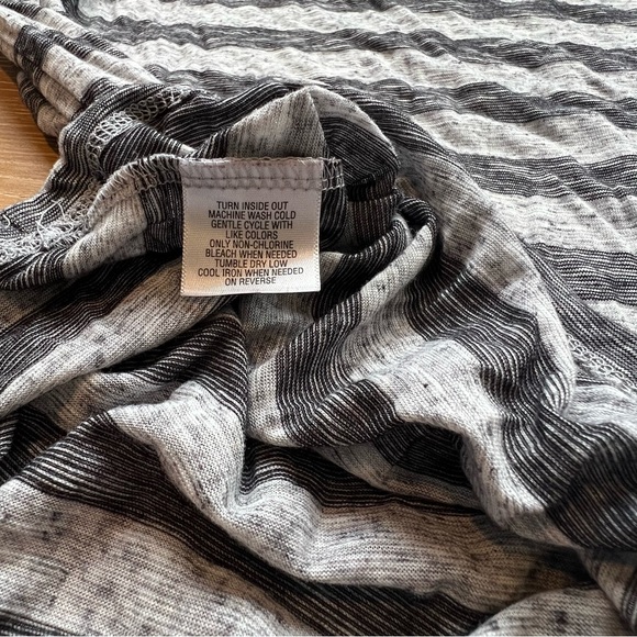Style & Co. Woman’s Black and Gray Stripped Sequined Short Sleeve Tee Size XL - Picture 12 of 12